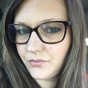 Meet your Posher, Carla